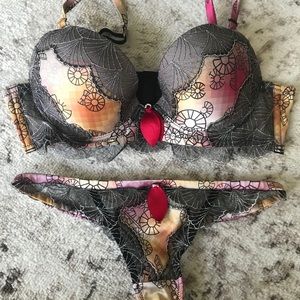 Bra and panty set